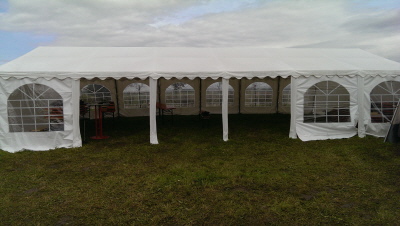 Großes Zelt 3